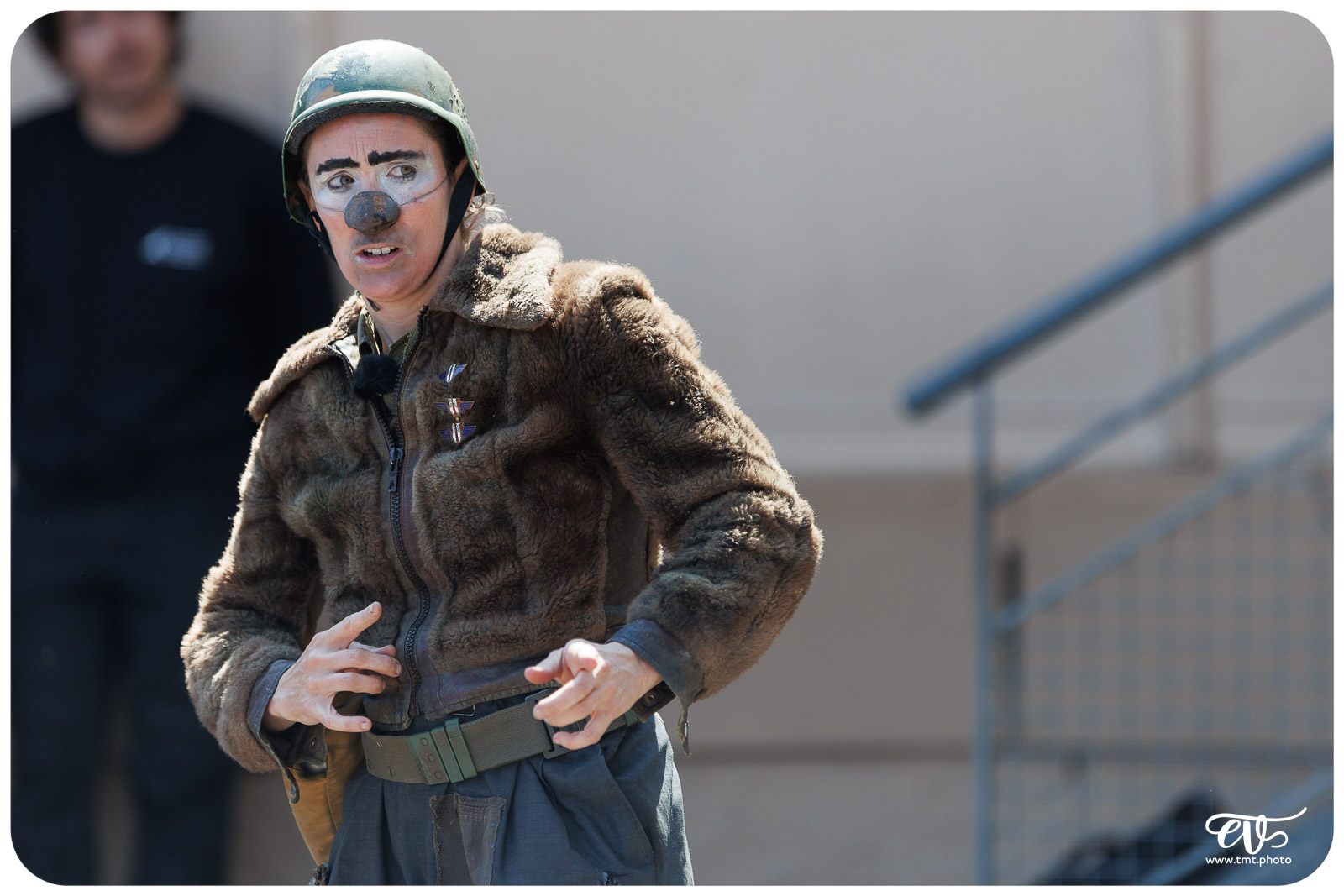 EN ATTENDANT LE 3ÈME TYPE (THÉÂTRE DE CANIVEAU)